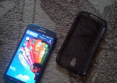 Galaxy S4 cu sticla sparta