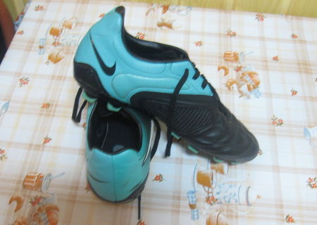 Ghete de fotbal nike CTR 360