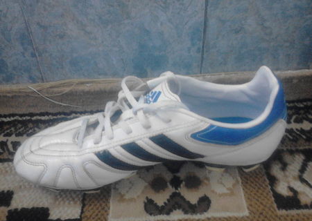 Ghete fotbal Adidas Puntero White