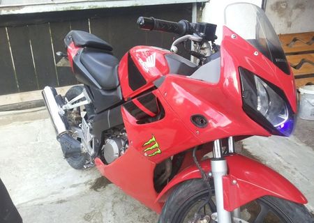 HONDA CBR 125