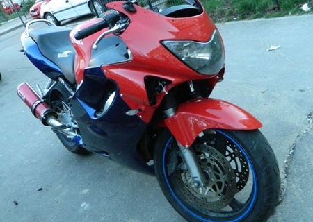 Honda CBR F4