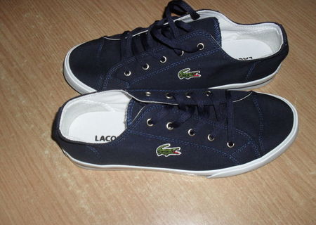 incaltaminte lacoste!