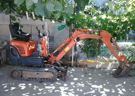 Inchiriere miniexcavator