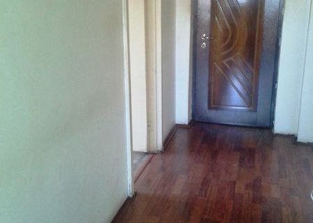 Inchiriez ap 2 camere, zona Licee-Deva