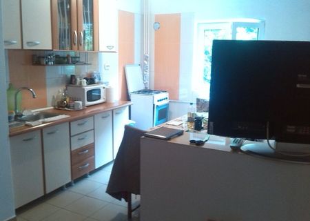 Inchiriez apartament 2 camere