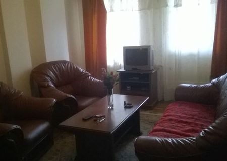 Inchiriez apartament 3 camere, 64 mp, zona centru