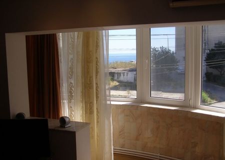 Inchiriez apartament 3 camere, Faleza Nord