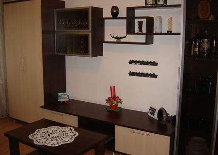 inchiriez apartament cu 3 camere