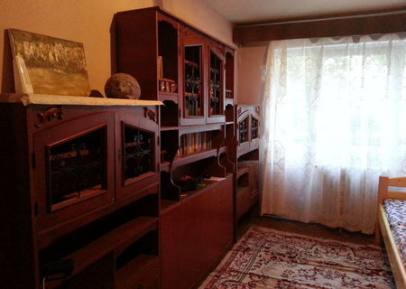 Inchiriez apartament cu 4 camere si garaj in zona Manastur