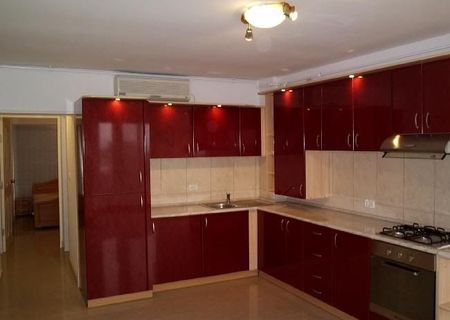 Inchiriez apartament de lux, nou renovat si mobilat, 100 mp, zona centrala