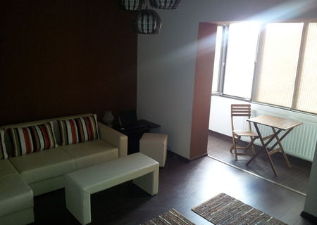 Inchiriez Apartament de lux, Ulracentral, 2 camere decomandat