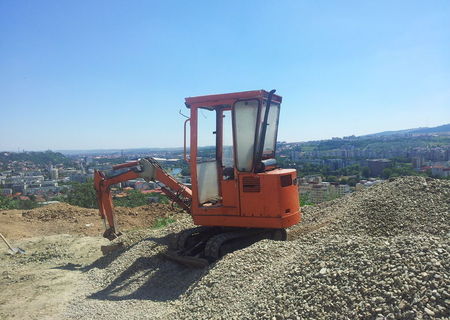 Inchiriez miniexcavator si minidumper