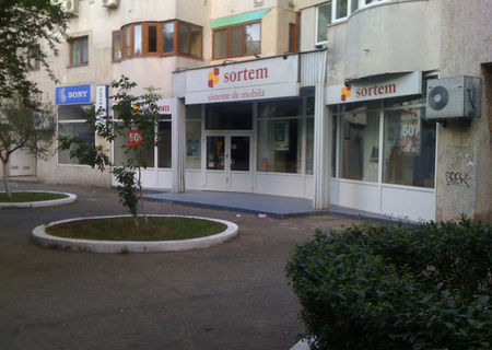 Inchiriez spatiu comercial 450 mp, Bd Mamaia, Zona Trandafiul