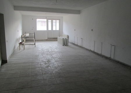 Inchiriez spatiu comercial in Sibiu