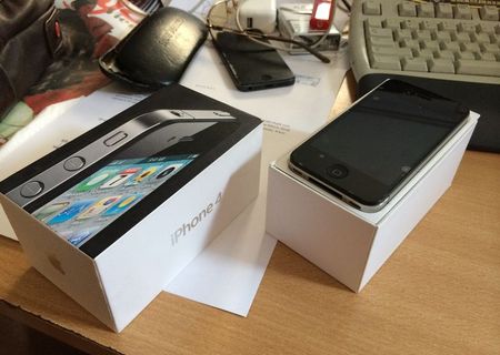 iPhone 4 - Black - 32 GB