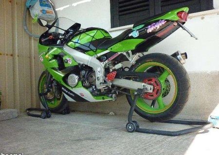 Kawasaki ninja zx6r an 2002