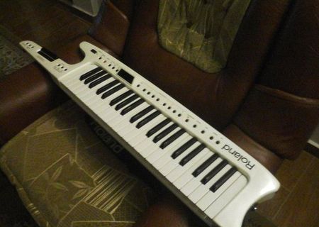 Keyboard Roland AX-7 cu Instalatie Midi-Wireless