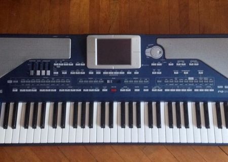 Korg pa800 , mp3 + husa + stativ partituri