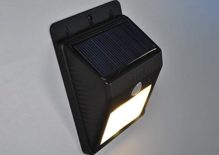 Lampa solara de perete cu senzor de miscare