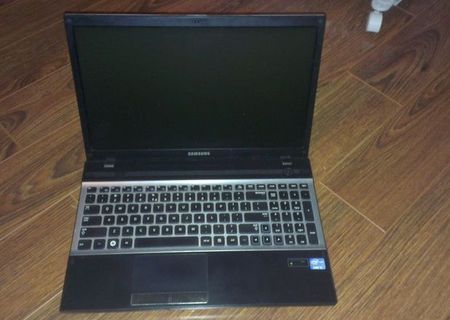 Laptop Samsung 15.6'' NP300V5Z procesor i5