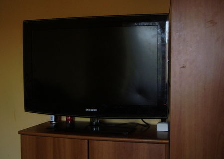 Lcd tv Samsung 82 cm