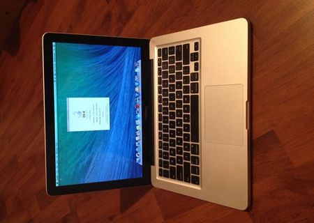 MacBook Air 13", 8GB RAM, superdrive + accesorii, fara schimburi