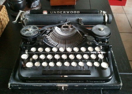 Masina scris Underwood Standard Portable Typewriter