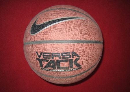 Minge de basket Nike, model Versa Tack