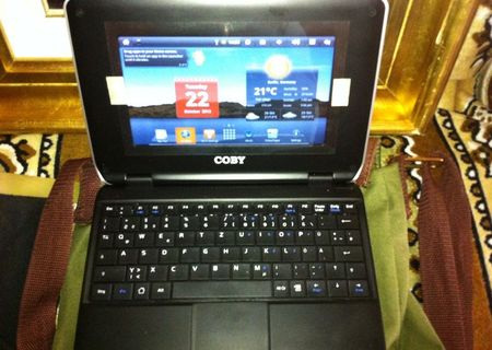 minilaptop Coby cu Android