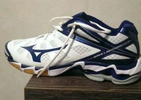 Mizuno wave lightning RX3