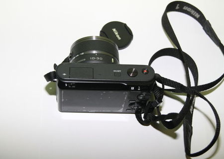 Nikon 1J1 Mirrorles