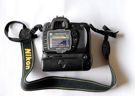 Nikon D80 + Grip si accesorii