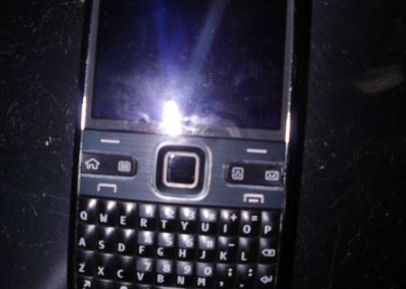 Nokia E 72 la Super Pret