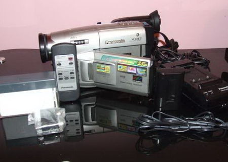 Ocazie - Camera video vhs-compact, Panasonic nv-vx47 (pret de criza )