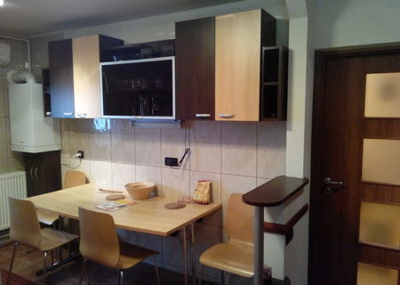 Ofer spre inchiriere apt 2 cam mobilat