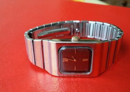 omega constellation model depose cal.663 unisex pret 500 lei