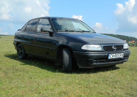 opel astra devanzare