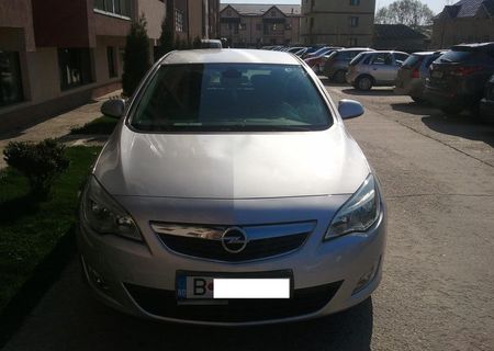 Opel Astra J 2011