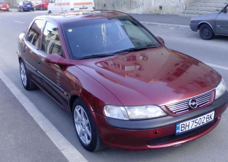 Opelvectra b 1.6 benzina