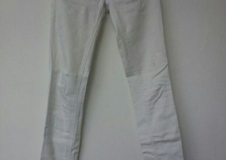 Pantaloni denim