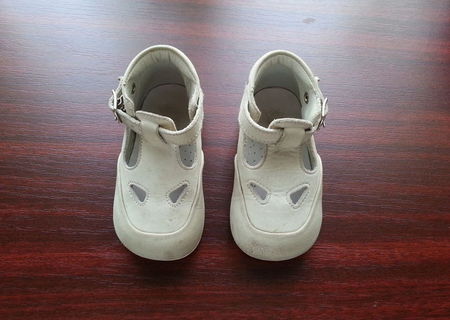 Pantofi “Chicco”din piele naturală pentru bebeluşi