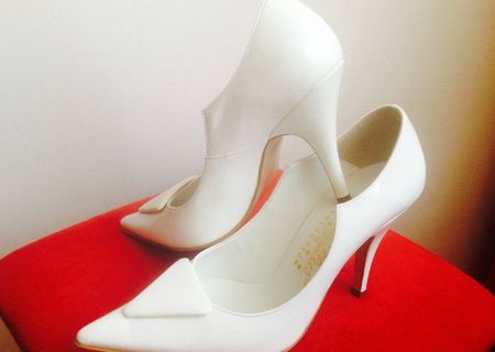 Pantofi de mireasa stiletto