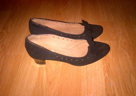 pantofi noi,marimea 37,piele intoarsa neagra