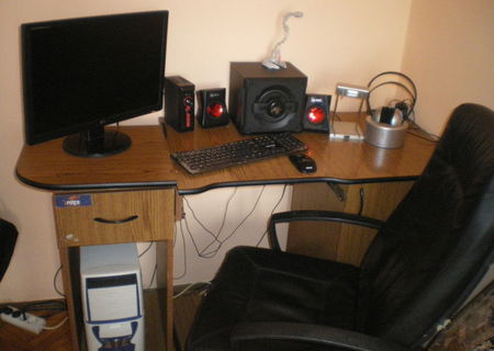 Pc+monitor+ birou etc