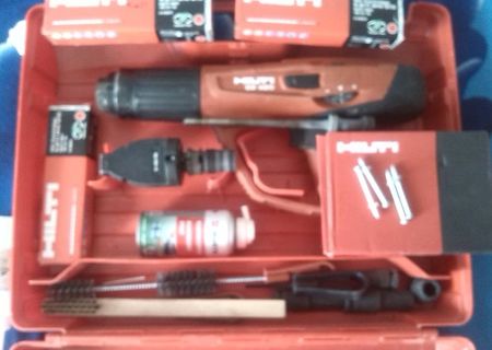 Pistol Hilti DX-460 + 3 cutii capse si o cutie cuie