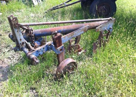 plug pentru arat tractor