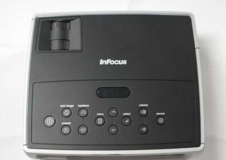 Proiector InFocus IN1100 DLP + Geanta + Accesorii