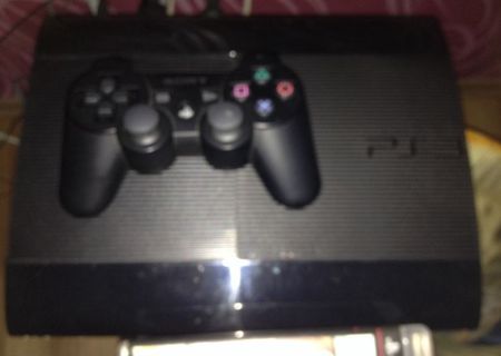 PS3 nou nout cu jocuri si un controler negru cu tot