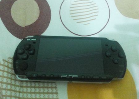 PSP-3004PB-2010+4 jocuri+memori stick pro duo 2gb