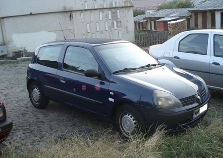 RENAULT CLIO 2003